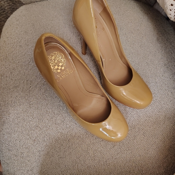 Vince Camuto pump, heels, tan, executive, professional, out on the town, stylish - Picture 5 of 13